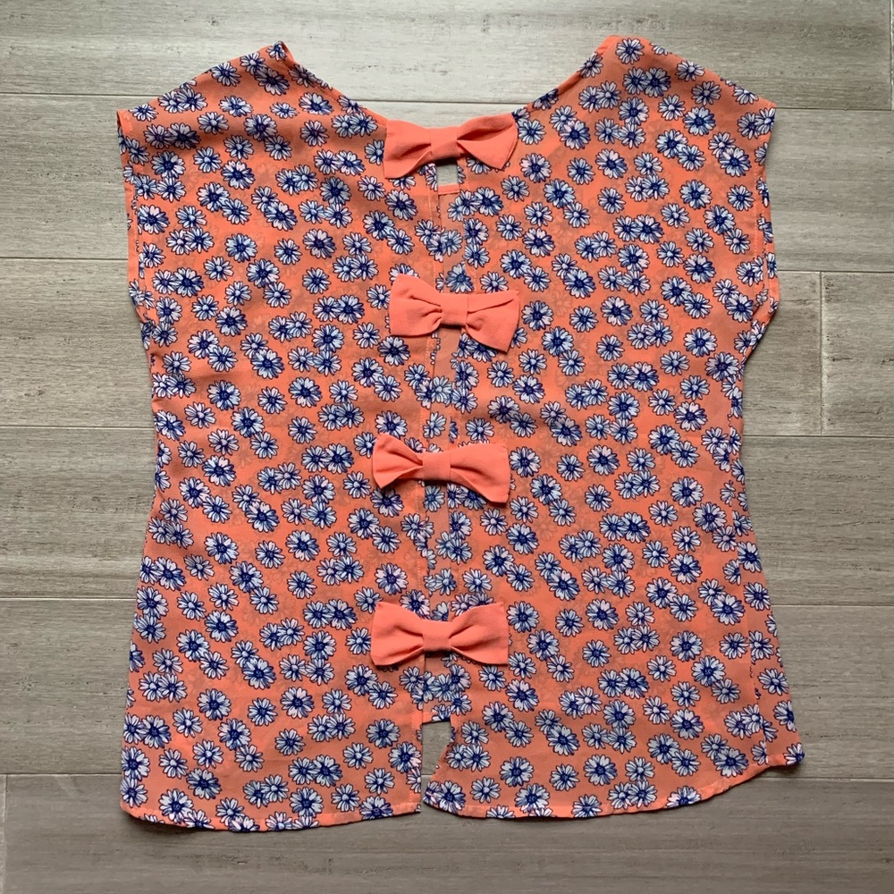 Floral top NWOT